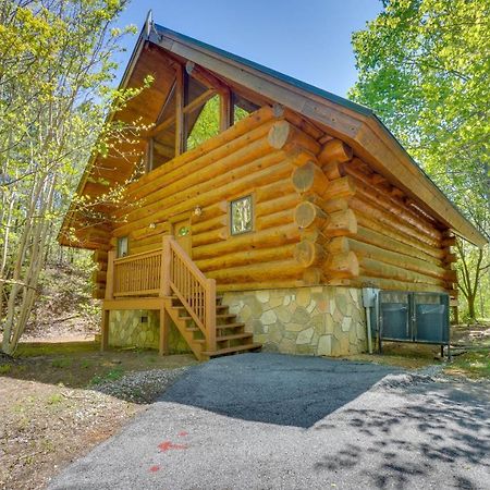 Idyllic Gatlinburg Cabin With Hot Tub And Balcony! Esterno foto