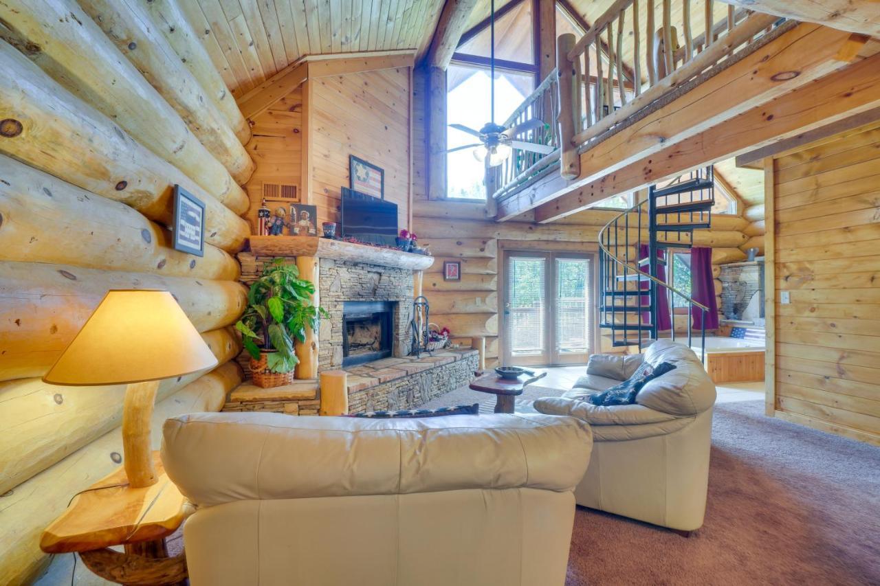 Idyllic Gatlinburg Cabin With Hot Tub And Balcony! Esterno foto