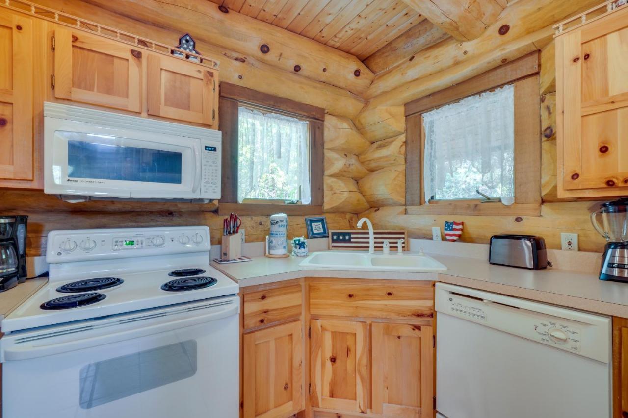 Idyllic Gatlinburg Cabin With Hot Tub And Balcony! Esterno foto