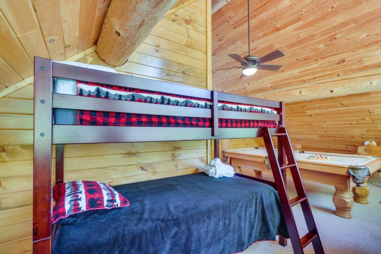 Idyllic Gatlinburg Cabin With Hot Tub And Balcony! Esterno foto