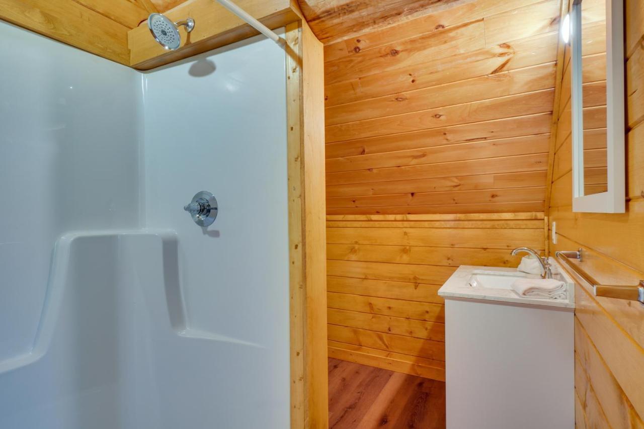 Idyllic Gatlinburg Cabin With Hot Tub And Balcony! Esterno foto